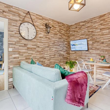 Appartement Fleur de lys 5 min Château et Gare Wifi, Netflix à Versailles Extérieur photo