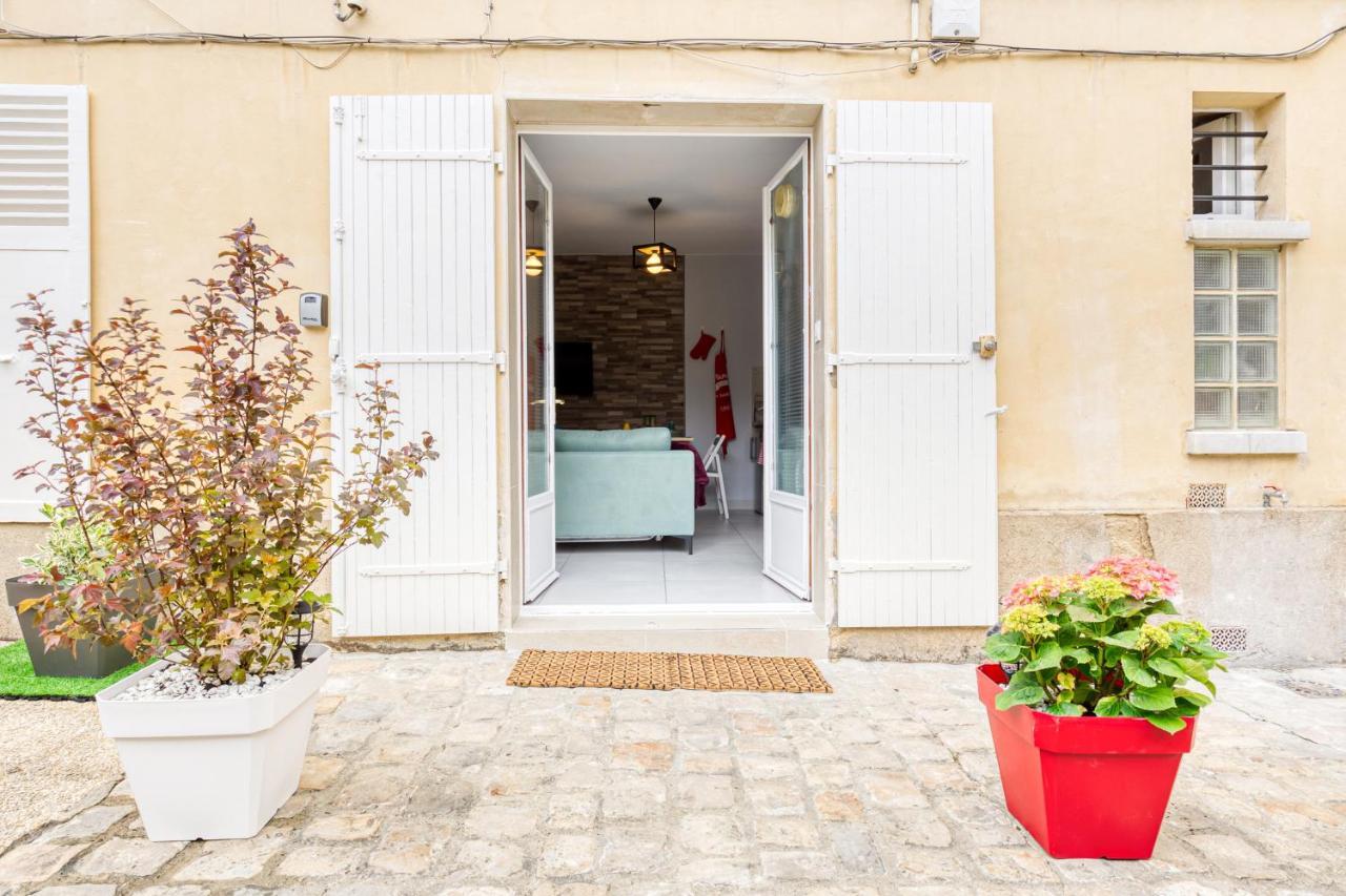 Appartement Fleur de lys 5 min Château et Gare Wifi, Netflix à Versailles Extérieur photo