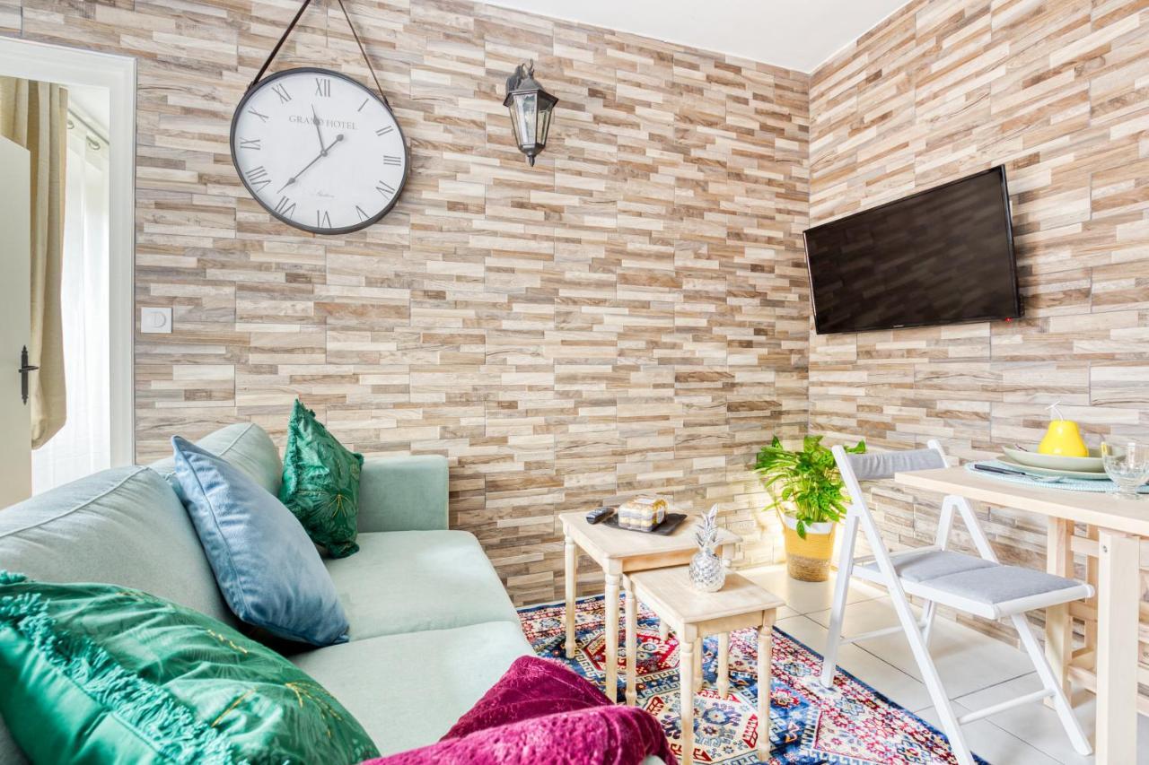 Appartement Fleur de lys 5 min Château et Gare Wifi, Netflix à Versailles Extérieur photo