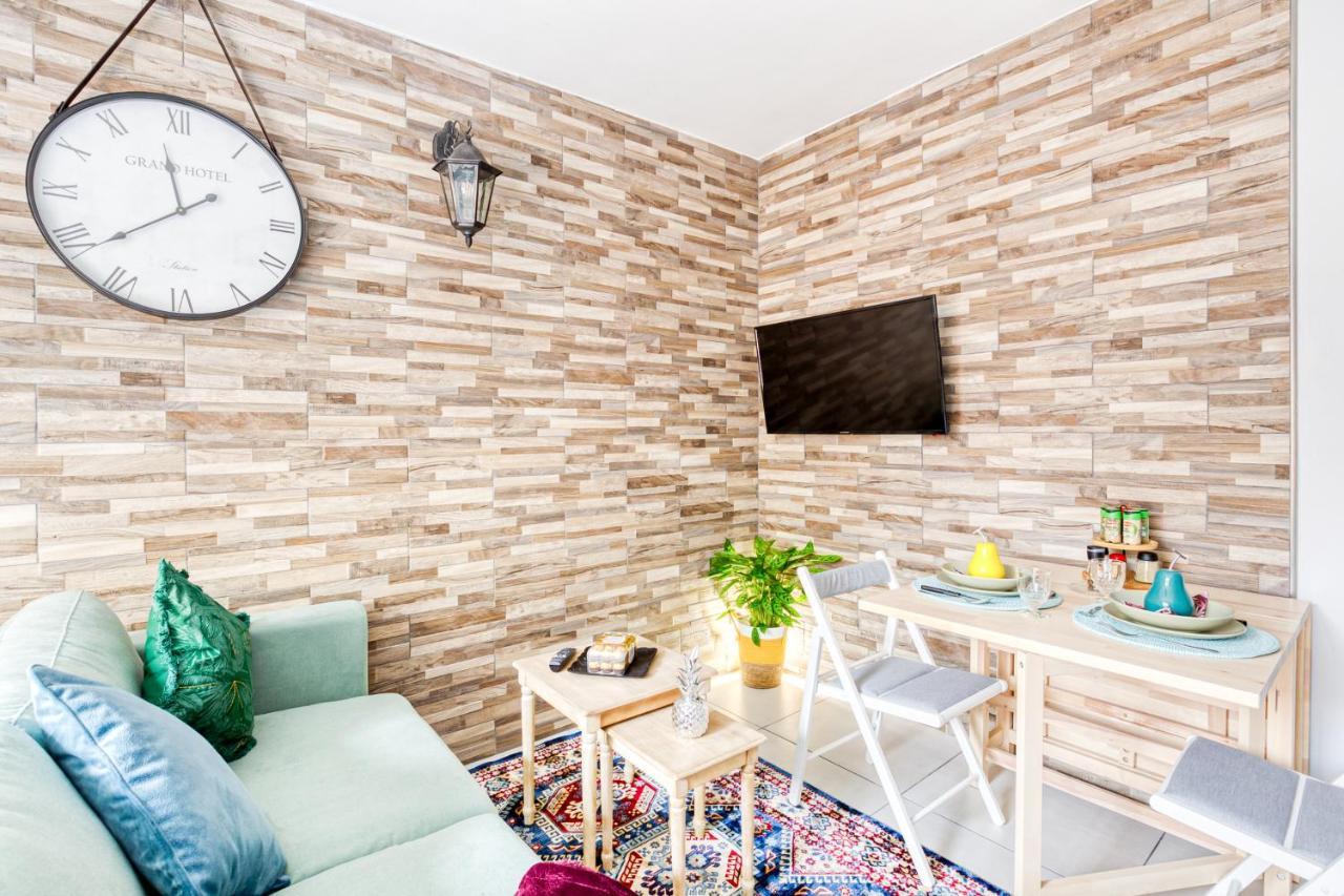 Appartement Fleur de lys 5 min Château et Gare Wifi, Netflix à Versailles Extérieur photo