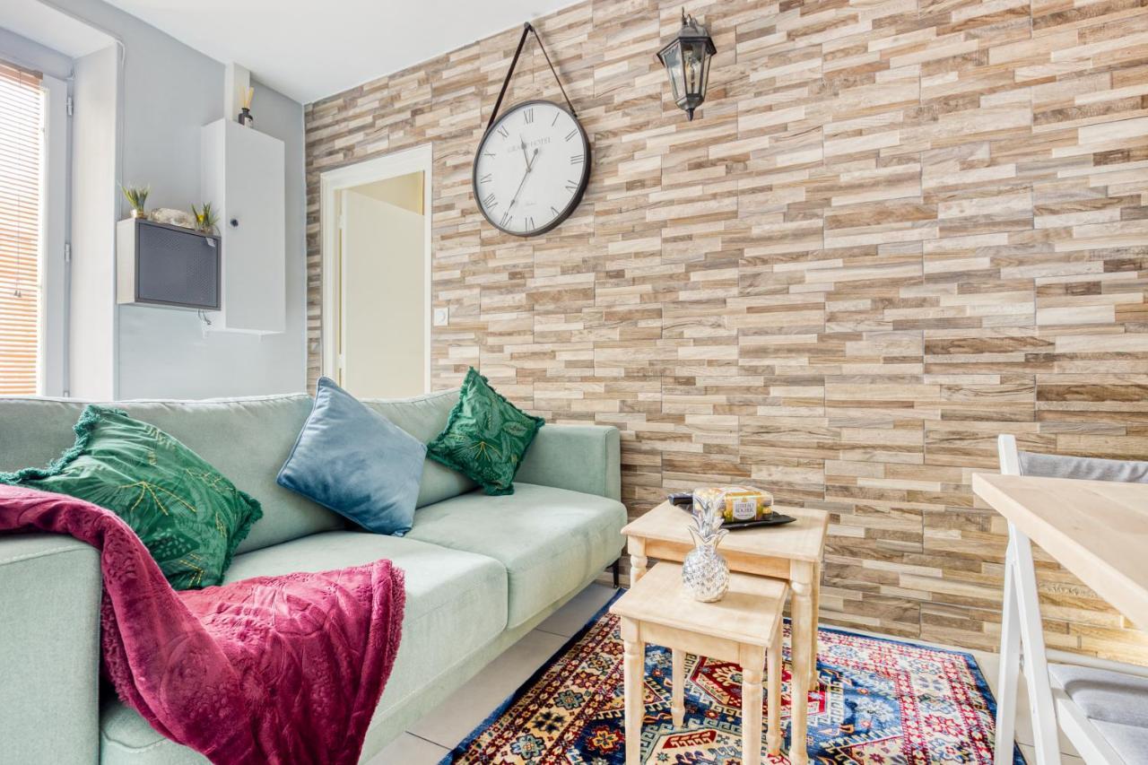 Appartement Fleur de lys 5 min Château et Gare Wifi, Netflix à Versailles Extérieur photo