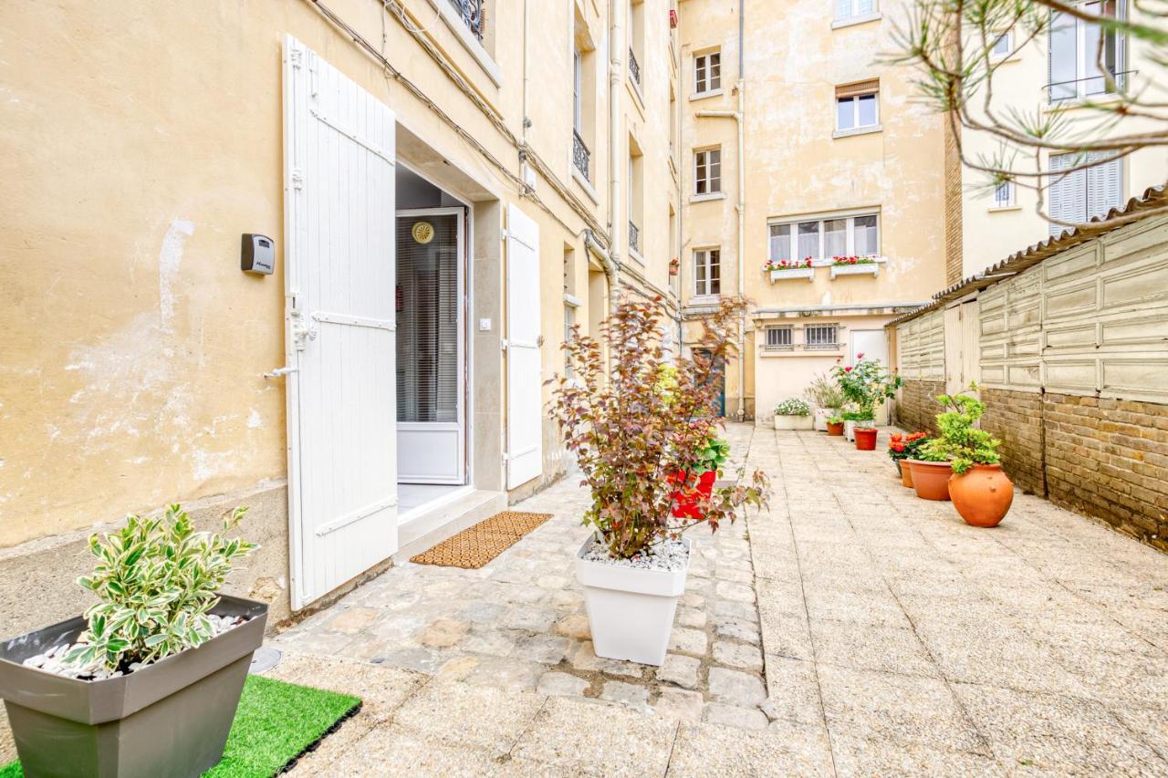 Appartement Fleur de lys 5 min Château et Gare Wifi, Netflix à Versailles Extérieur photo